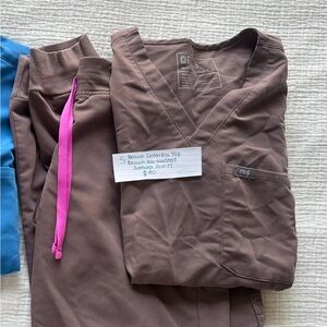 Figs Taupe Scrub Set with Bright Pink Drawstring